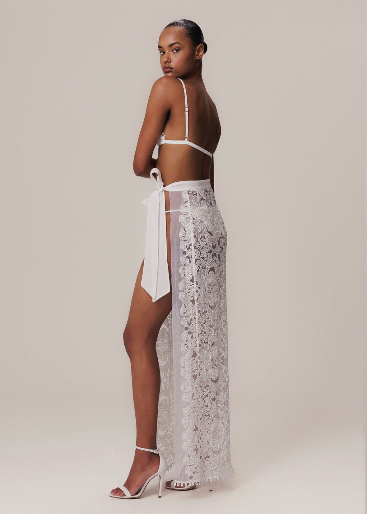 OFF WHITE