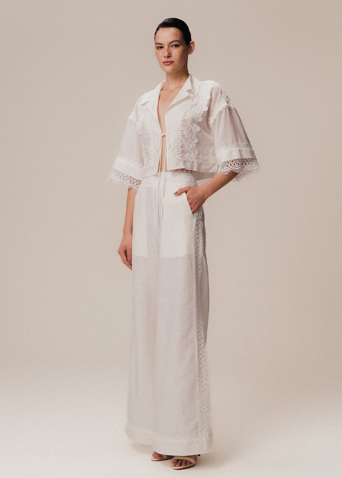 OFF WHITE